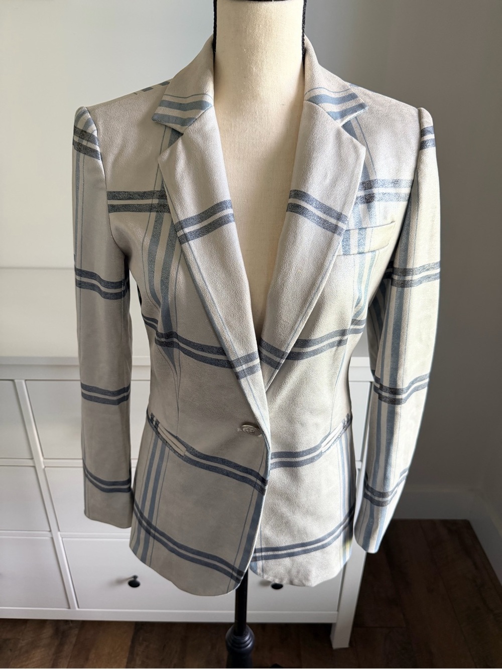 Insight - Tailored Plaid Women's Blazer - Light Gray and Blue